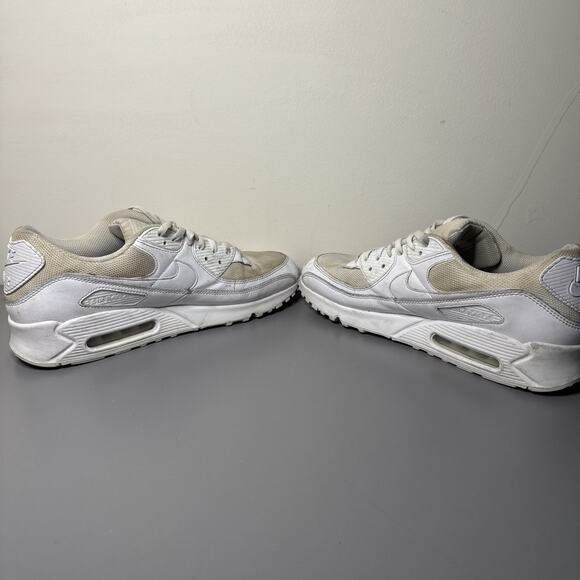 Nike Air Max Men’s Size 13 US Triple White Athletic Running Shoes CN8490-100 - Picture 7 of 10